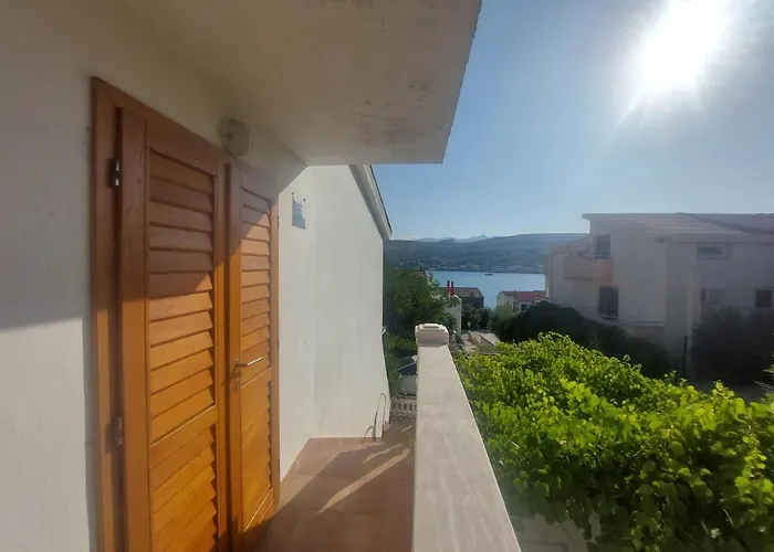Studio-App Iva, Balcony With Sea View - 50 M From Beach