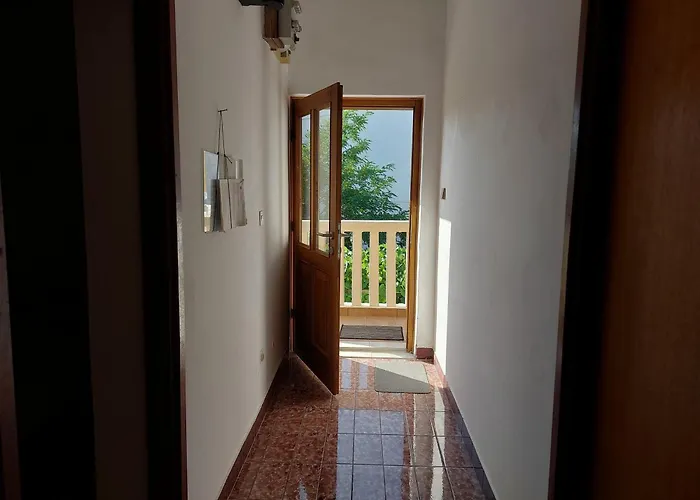 Studio-App Iva, Balcony With Sea View - 50 M From Beach