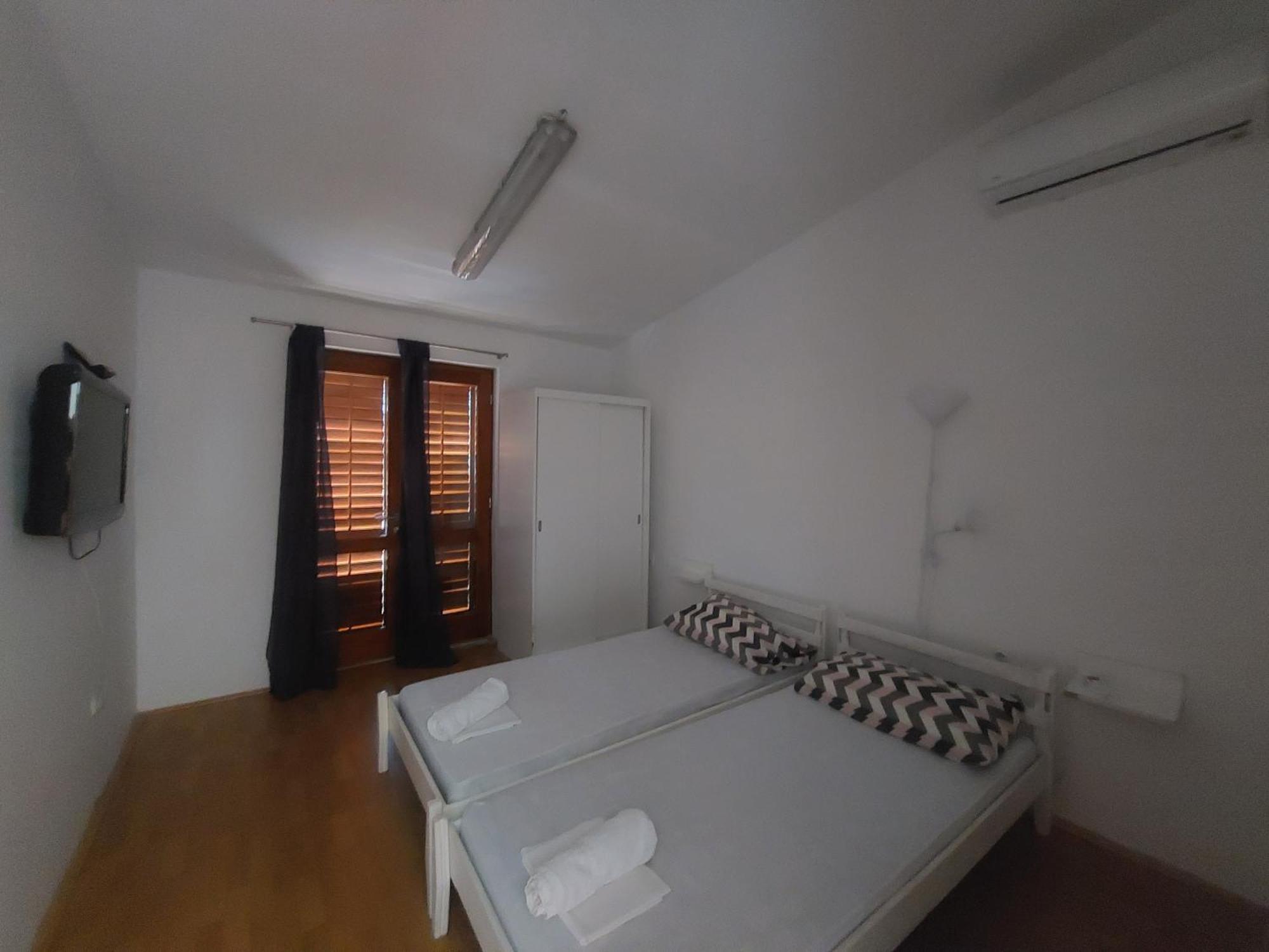 Apartma Studio-app Iva, Balcony With Sea View - 50 M From Pag Town
